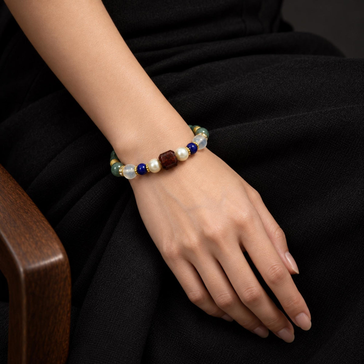 Bracelet detail angle